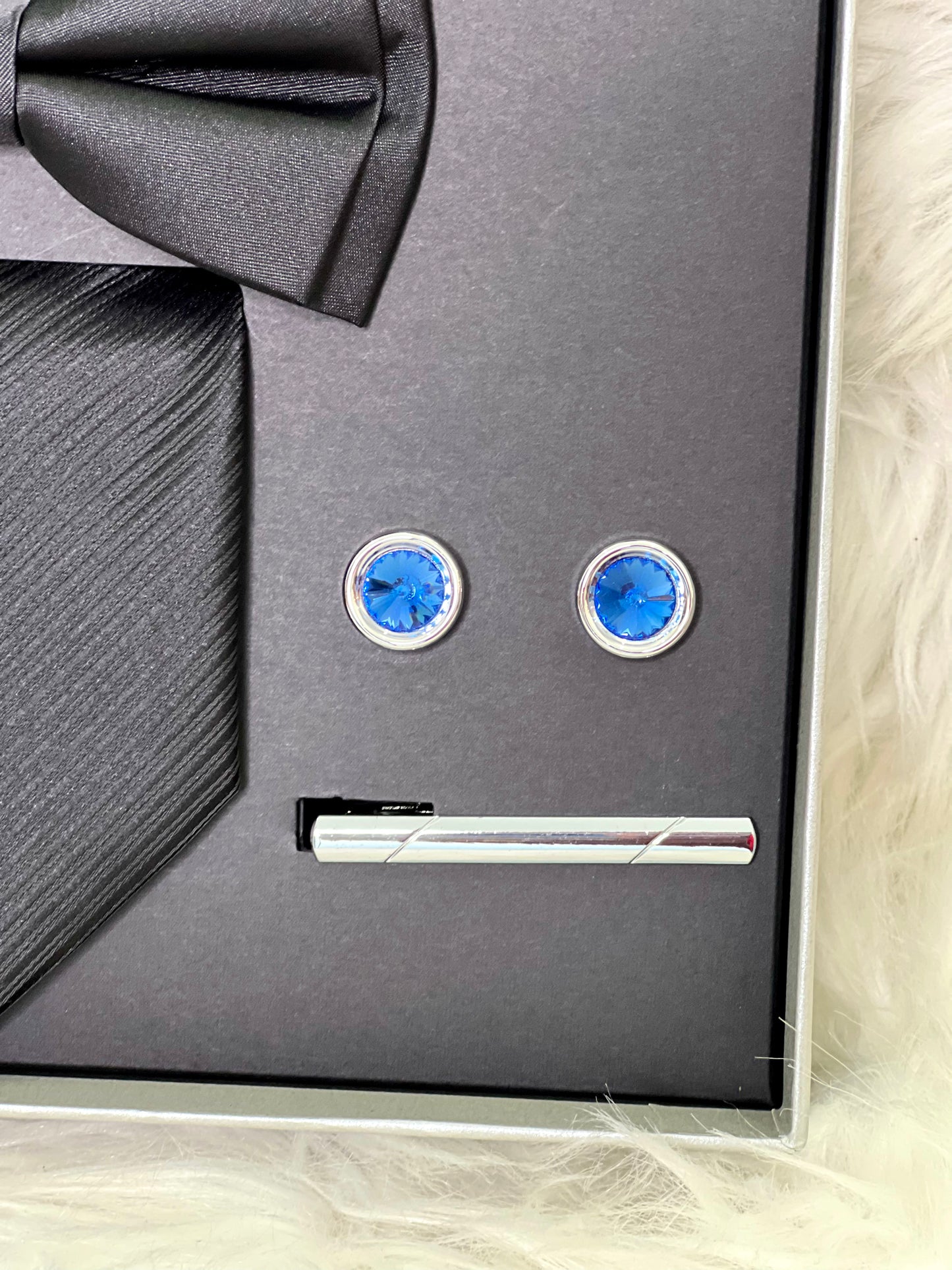 The Timeless Tie Set