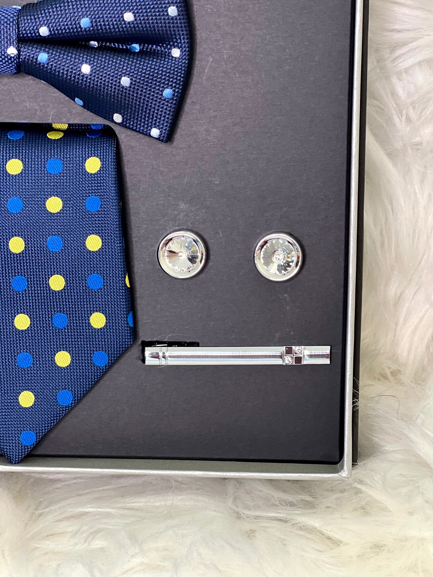 Let's Step Out Tie Set