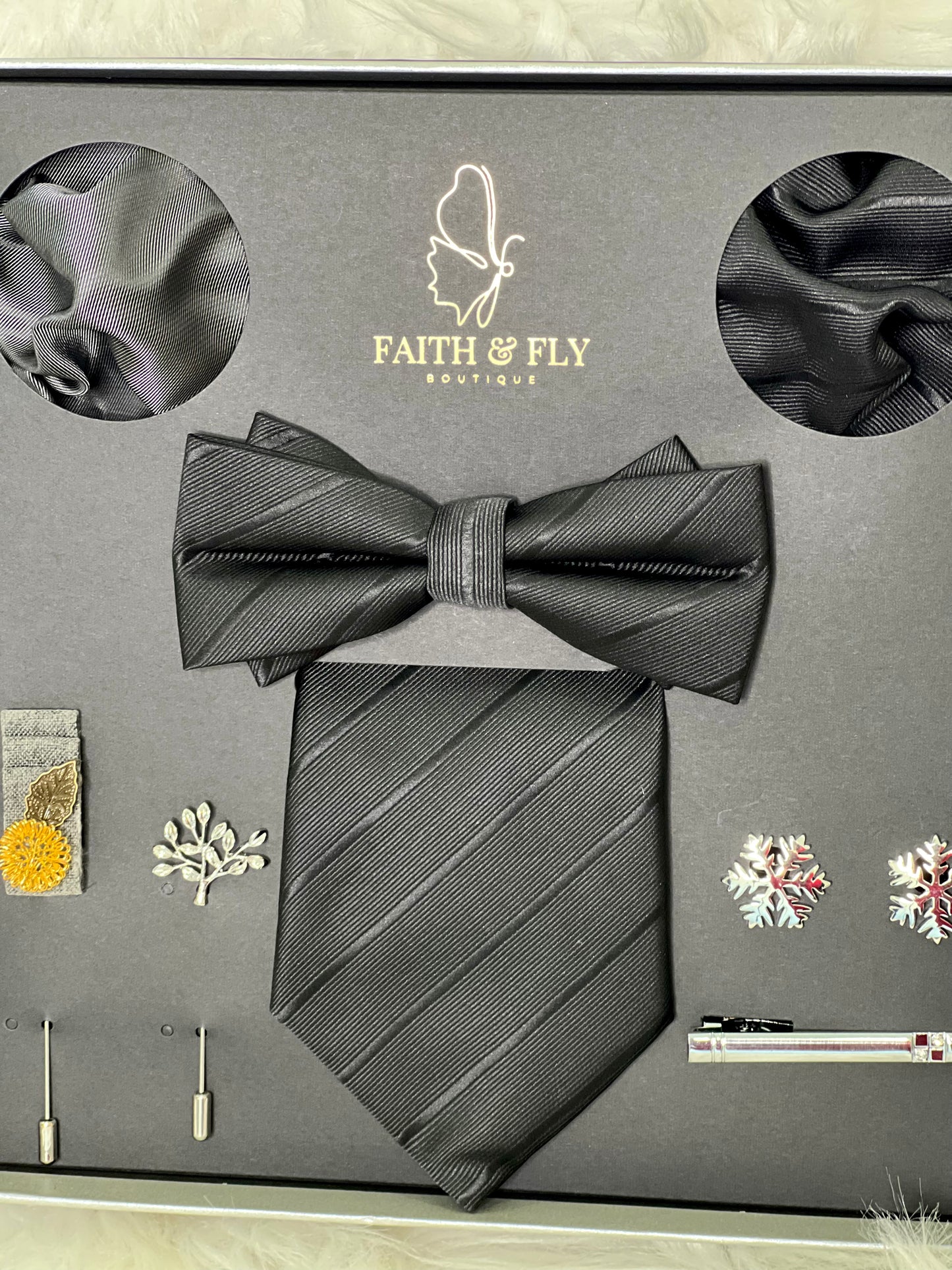The Classic King Tie Set