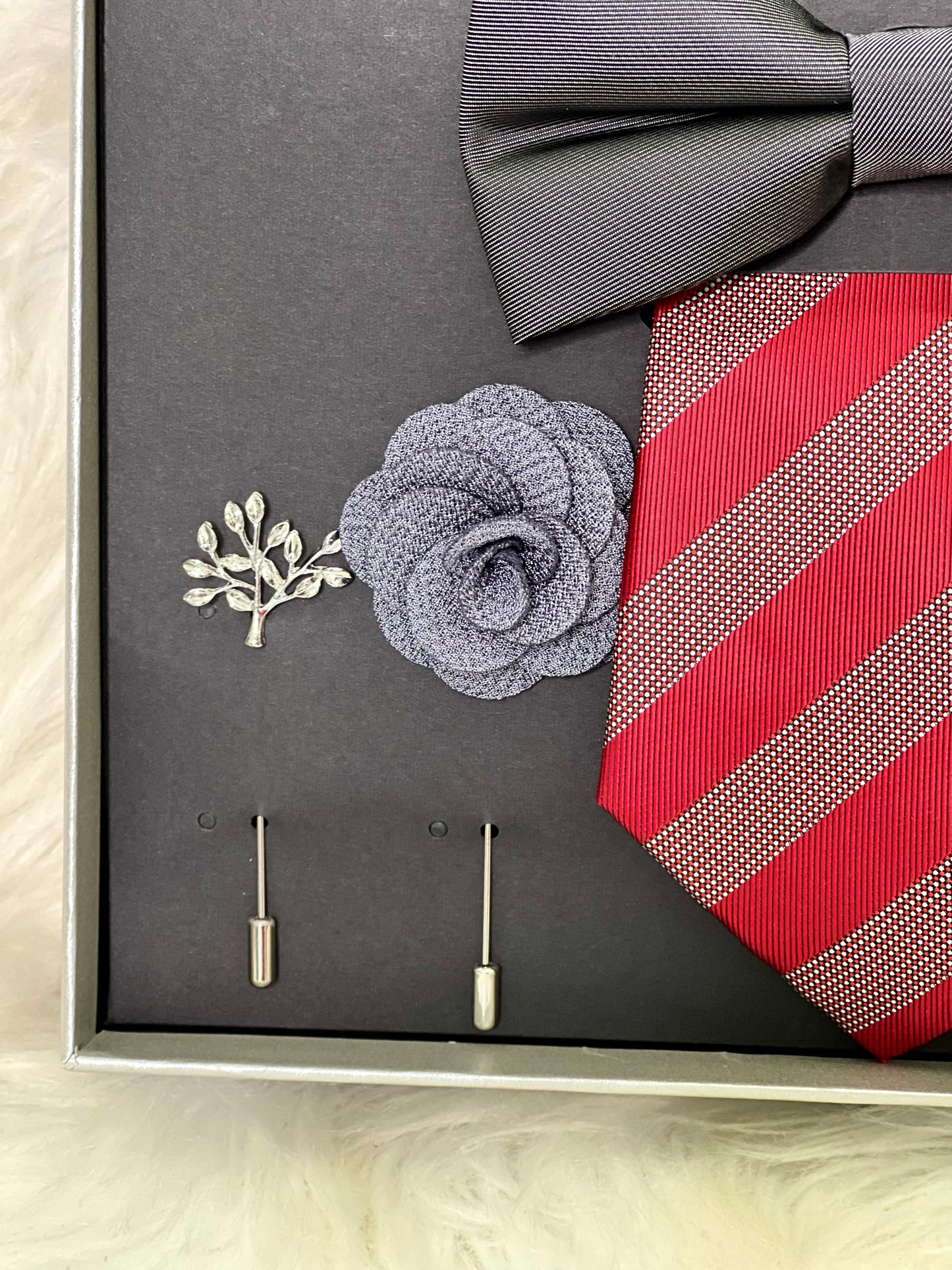 Taking Chances Tie Set