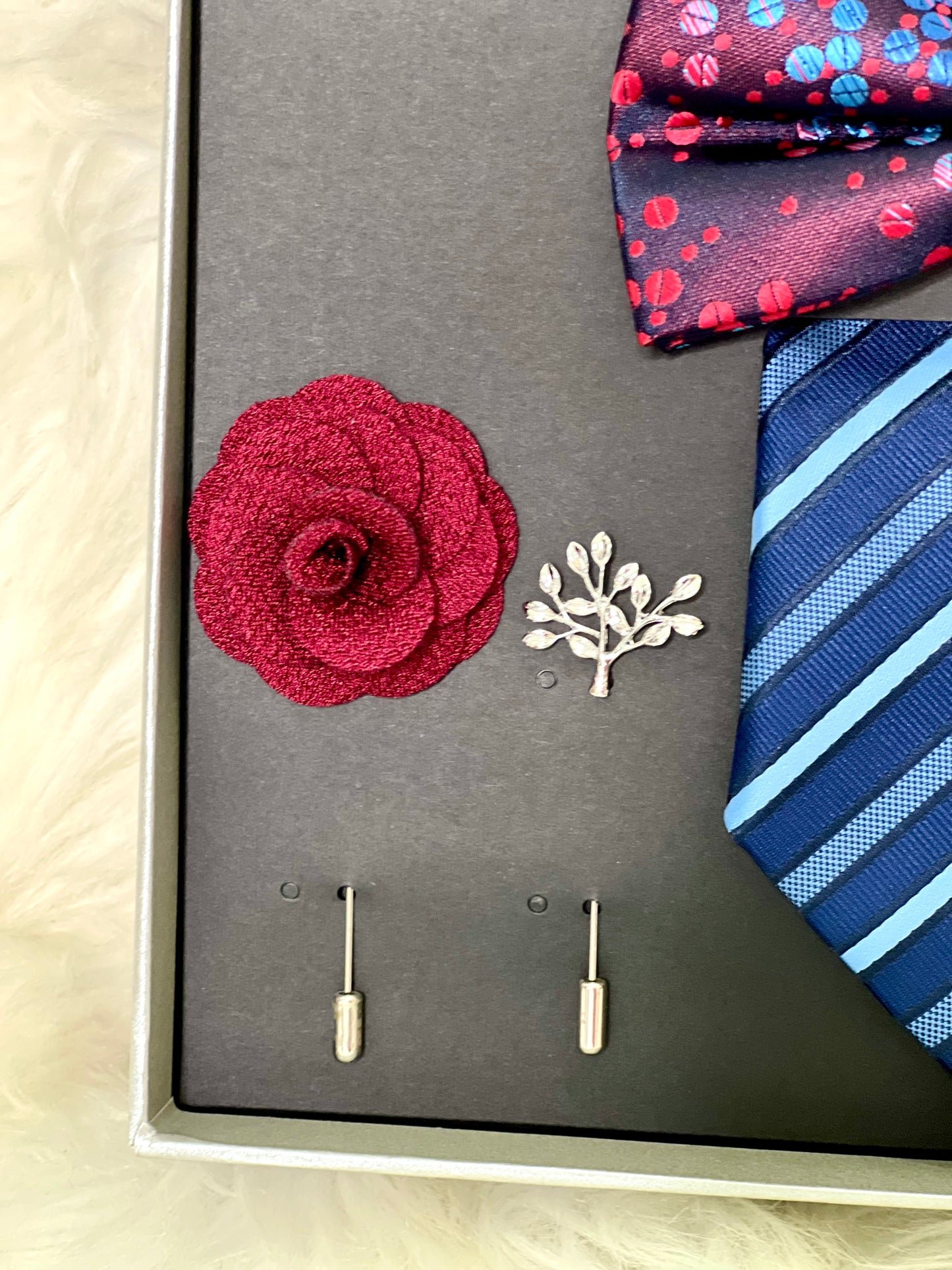 Minding My Business Tie Set