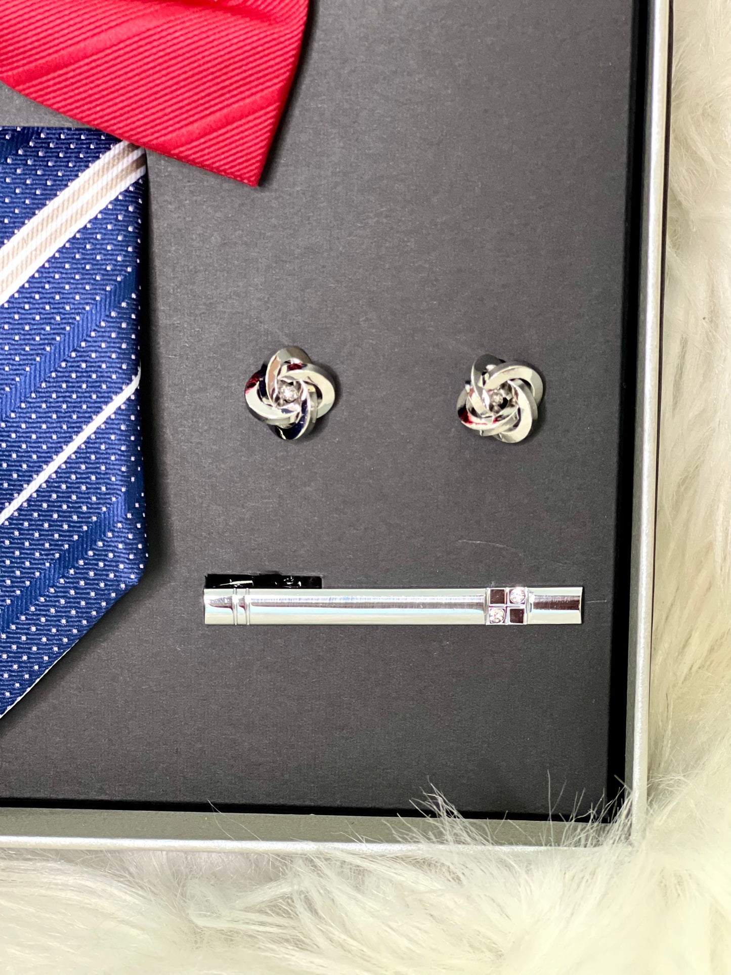 Party With Me Tie Set