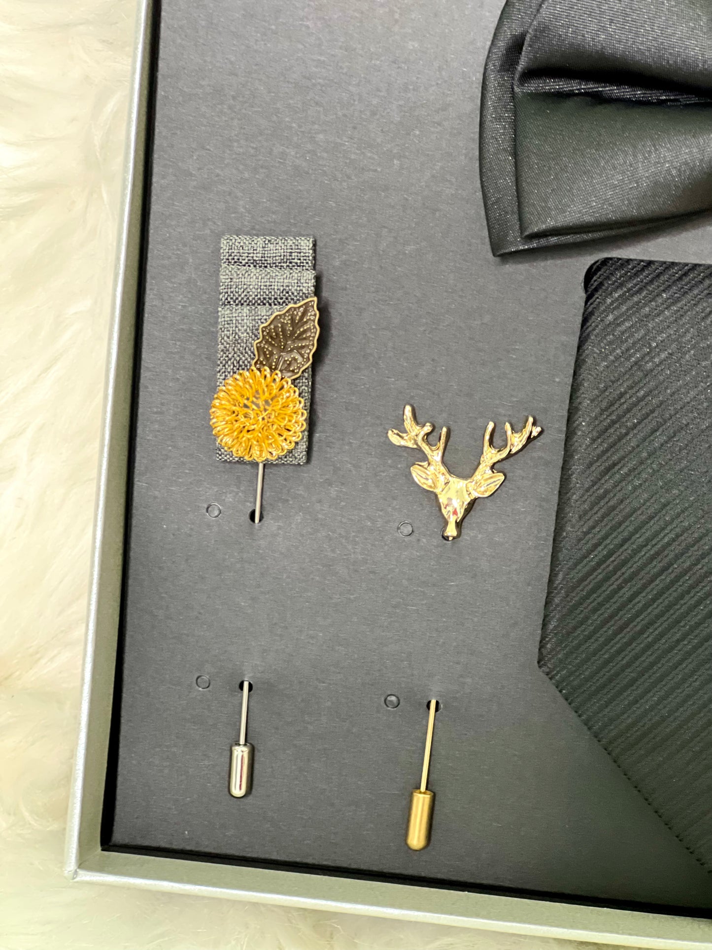 The Timeless Tie Set